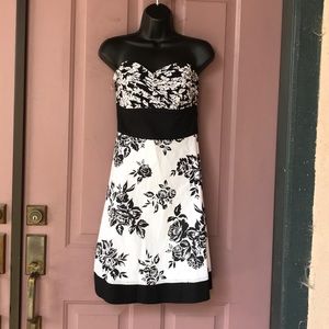 WHBM Strapless Floral Print Strapless Dress
